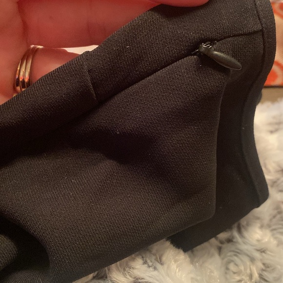 Banana Republic Keyhole Top Size Medium Black - Picture 11 of 13